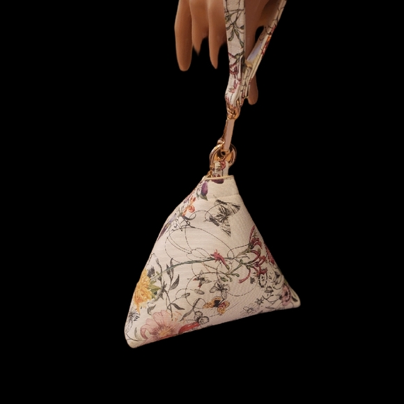 Floral White PYRAMID Clutch with Tassel, FAUX LEATHER EuC - Picture 5 of 16